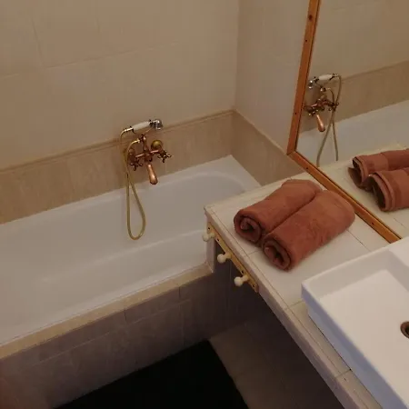 Parkside Apartman * Gyor