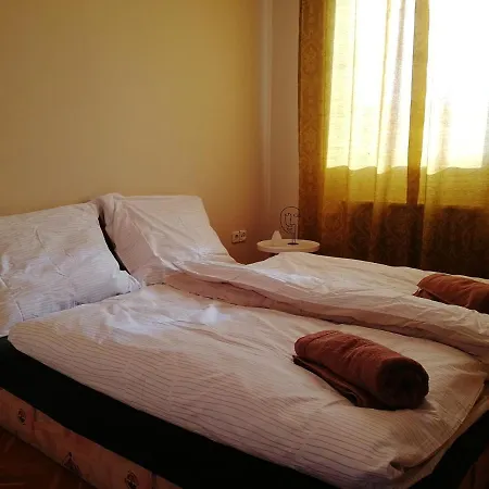 Parkside Apartman *